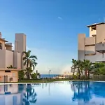 103 - Beach Apartment With Spa & Gym