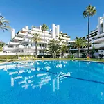 Apartamento En Complejo Residencial Con Piscina