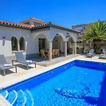 Villa Hidalgo Only Families
