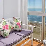 Amazing Sea View Apartment And Relax Area