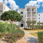 2 Bedroom Nice Apartment In Roldan
