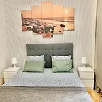 Comfortable Renovated Flat, Wifi!