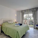 Luxury 2 Bed Apt Freeview Tv Wi