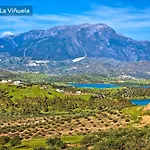 Cortijo De Picuales