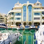 Beautiful Apartment In Benalmdena With 2 Bedrooms, Wifi And Outdoor Swimming Pool