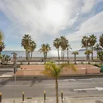 Los Claveles