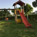 Bajo Con Jardin A 100 Metros De La Playa