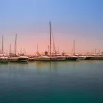 First Line Penthouse In Puerto Sotogrande With Seaviews