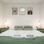 Elzonea By Smiling Rentals