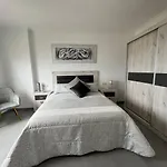 Apartamentos Maria De Lucia-Piso 2º
