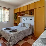 2 Bedroom Cozy Apartment In Benajarafe