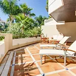 Fuente Aloha Apartment