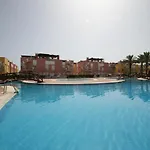 Apartamento En Vera A 300 M De La Playa, Con Patio Y Salida Directa A Calle
