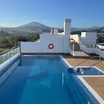Brand New Apartment With Gym&Rooftop Pool.