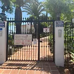 Quiet 2 Bedroom Apartment-Sleeps Up To 6