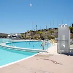 Alcazaba Lagoon Apartment With Private Beach, Pools, Gym, Sauna, Hot Tub & Fully Equipped Kitchen