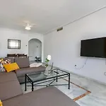 Lovely 2 Bedroom Locrimar V Walk To Beach Rdr260