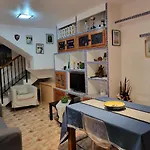 Unifamiliar Con Jardin, Cerca Del Mar