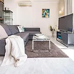 Spacious 2 Bedroom Apartment In Puerto Banus With A Private Terrace And Mountain Views