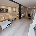 Moderno Y Centrico Piso En Cartagena