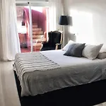 Precioso Apartamento Con Piscina Privada.