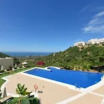 Marbella Luxury Penthouse: Indoor Pool And Private Terrasse