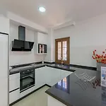 Apartamento Centrico Sibarys - 2 Dormitorios- Calle Pintada