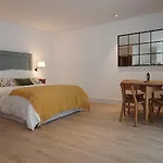 Apartamentos Turisticos La Plaza