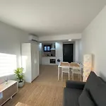 Central Apartment With Parking By Wayra Tarifa