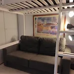 Mini House Loft 25M2 In Barcelona