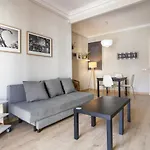 23Par1007 Comfortable Apartment In Paralel