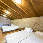 Cozy Home In Les Coves De Vinroma