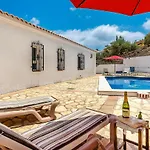 3 Bedroom Amazing Home In Archez