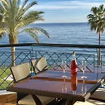 Mi Capricho B16 Beachfront Apartment