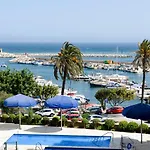 Estepona Marina With Sea Views, Pool And Parking