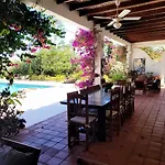 Los Moralicos Agua Amarga