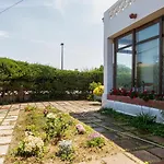 Lovely Home In Alella With Kitchen