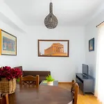 Lagar Del Chorro Junto Caminito Del Rey Piscina Y Baloncesto