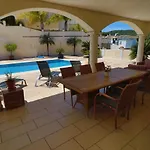 Luxurious Villa In The Sun