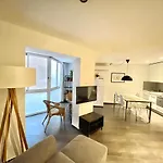 Gorgeous Apartment In Downtown