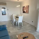 Mi Capricho, Beach Front Apartment P14 3ºb