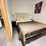 Gorgeous Apartment In Downtown