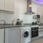 Pueblo Marinero Apt 3