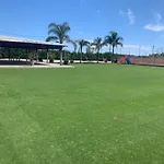 Recinto Con Piscina A Pocos Minutos De La Playa