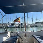 Velero En El Corazon De El Puerto