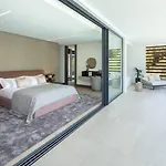 Newly Built 6 Bdrm Luxury Villa In Nueva Andalucia