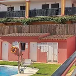 Apartamento Completo Con Piscina Comunitaria Y Patio Exterior