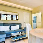 Spacious Renovated 1-Bedroom Apartment In Marbella Center With Free Parking
