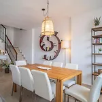 Amazing Home In Alhaurin De La Torre With Kitchen