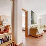 Casa Familia